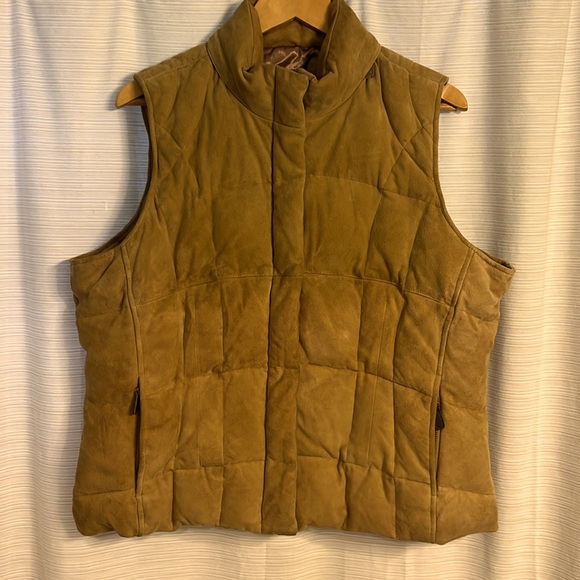 Eddie Bauer 100% leather down vest with removable hood - Picture 7 of 7